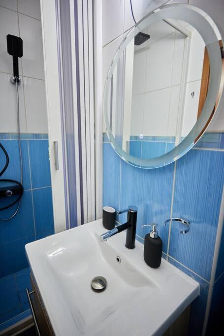 Queen Apartment Athenee Bucharest Exterior photo